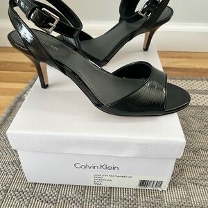 New Calvin Klein Black Laila Open Toe Sandal with ankle strap in Size 9M